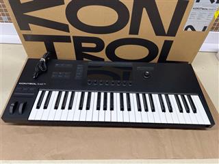 NATIVE INSTRUMENTS KOMPLETE KONTROL S49 account still on it